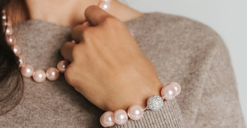 pearl bracelet